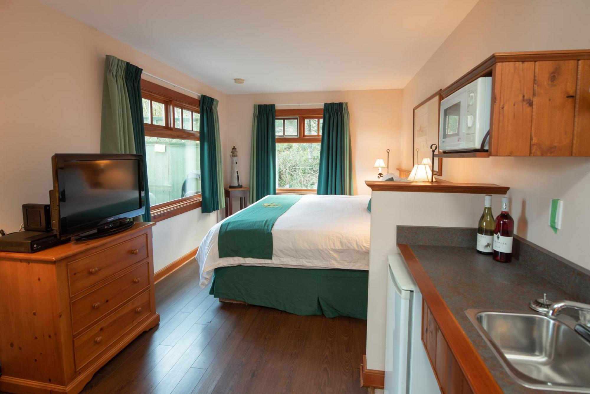 April Point Resort Quathiaski Cove