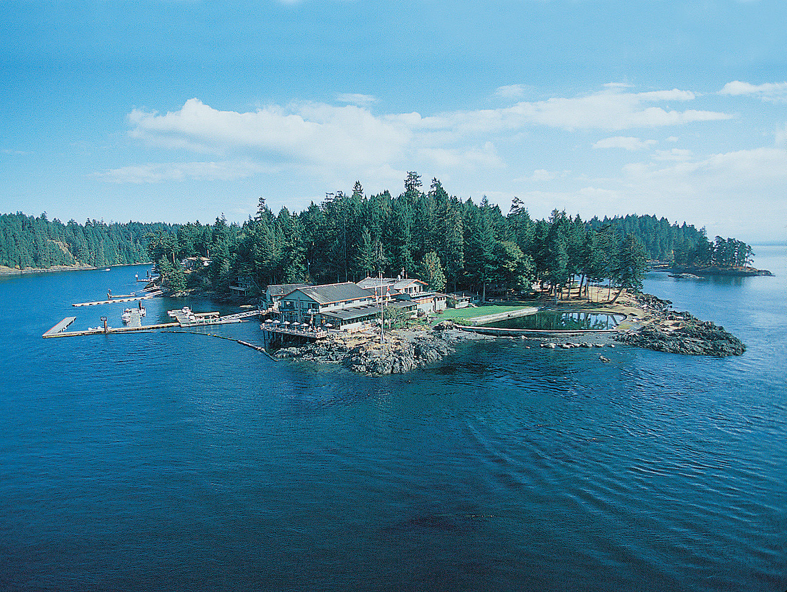 Resort April Point