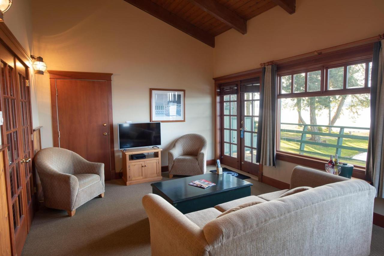 Resort April Point 3*