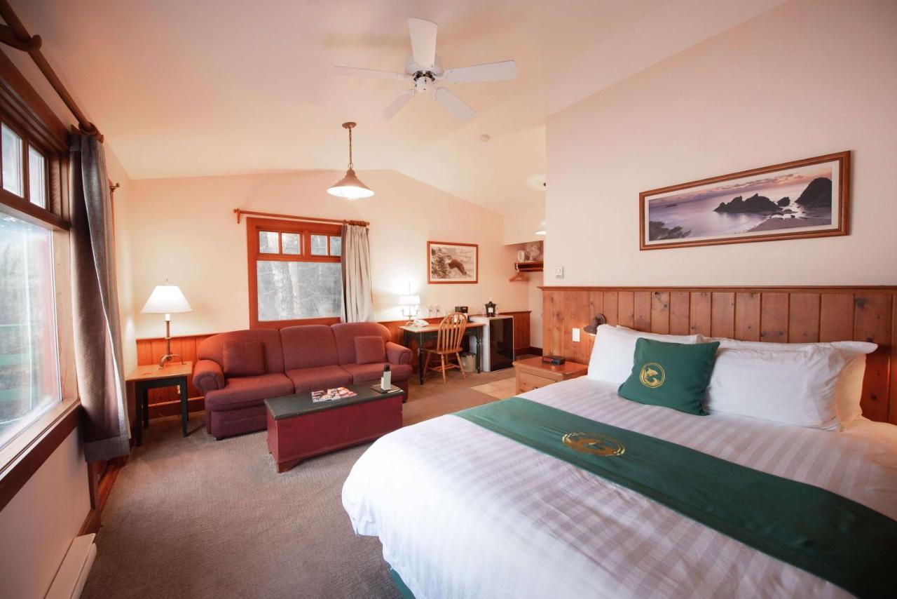 Resort April Point 3*